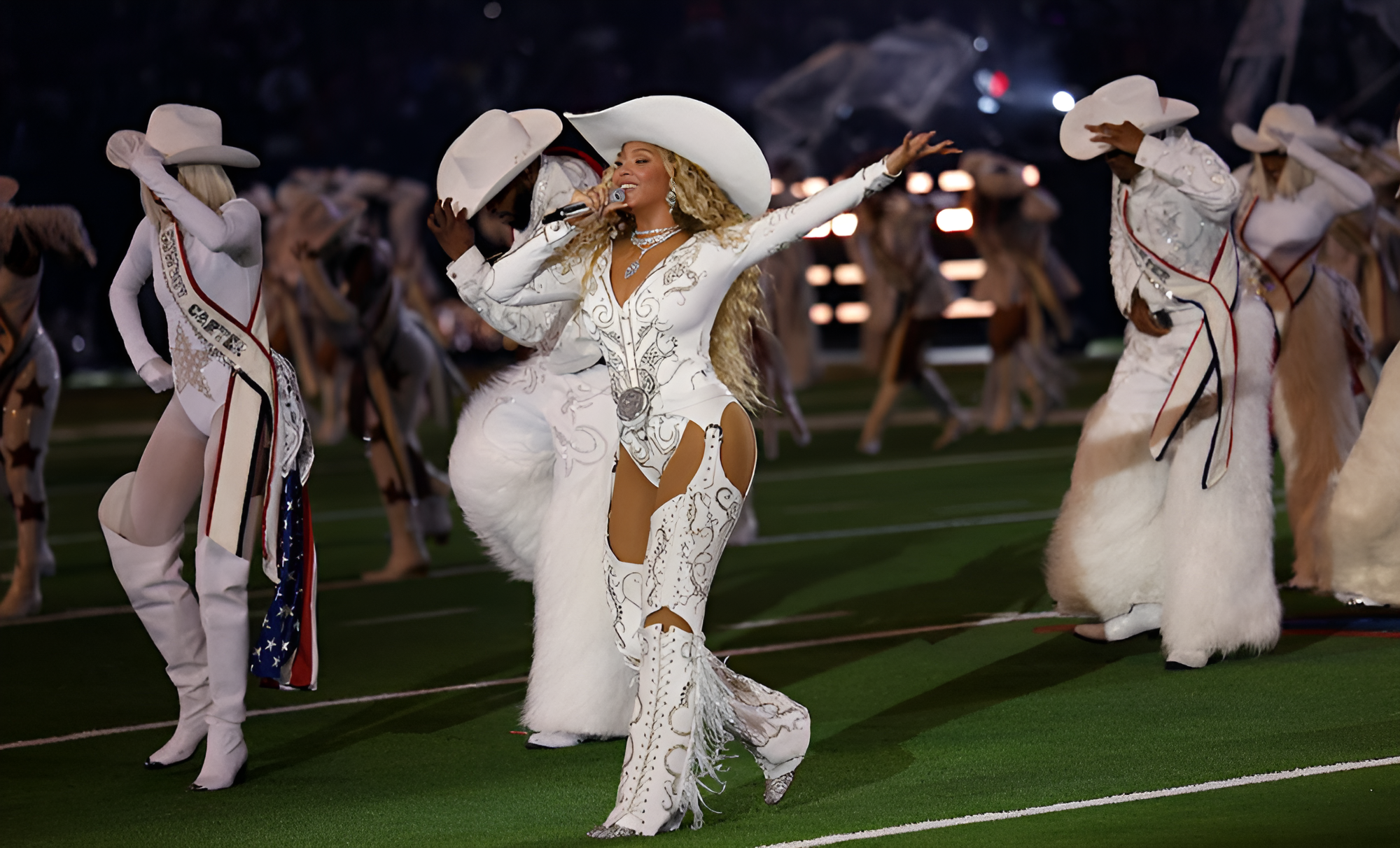 Beyoncé Scores Her First Emmy For Electrifying NFL Halftime Show ...